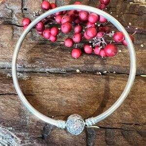 LE Authentic Pandora Moments Circle of Love Bangle Pink Heart Round Clasp 20